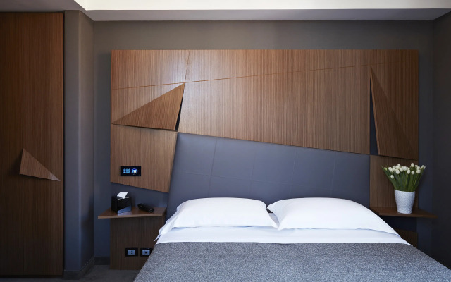 The Building Hotel 