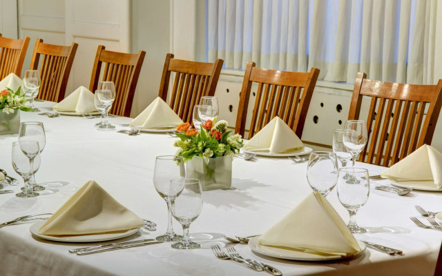 The Roger Smith Hotel