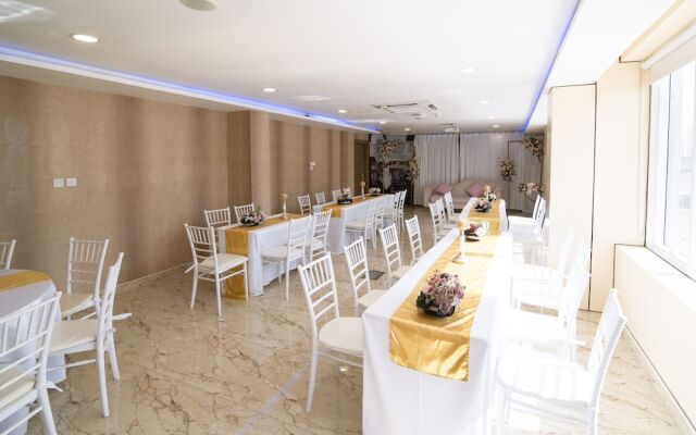 Diamond Star Hotel
