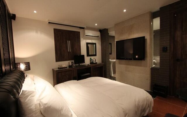 A Seven Hotel