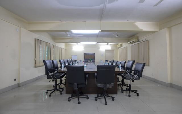 The Salvation Army Red  Shield Guest House - Hostel