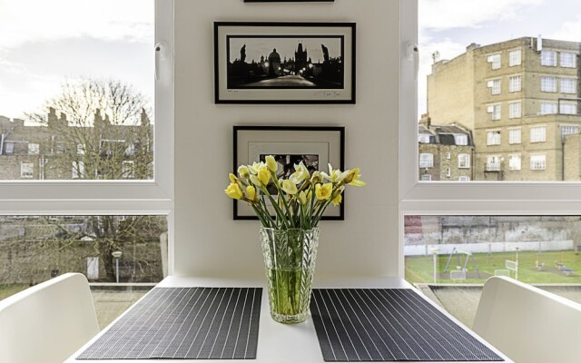 Cosy Angel Flat: Tube Nearby, Stunning Views!