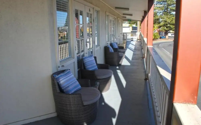 Smugglers Inn Studio Apartments
