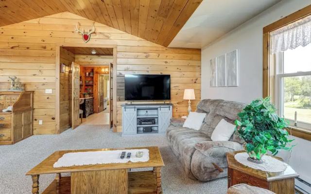 Spacious Pennsylvania Vacation Rental w/ Backyard