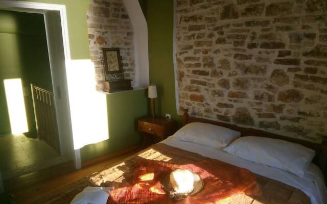 "aristidis Stone House"