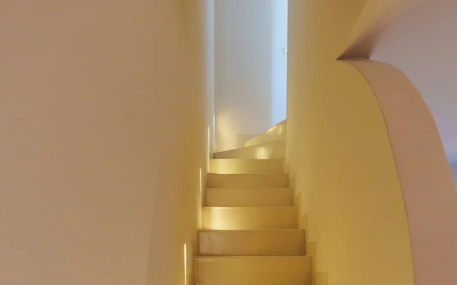 Halo Santorini- Living Experience