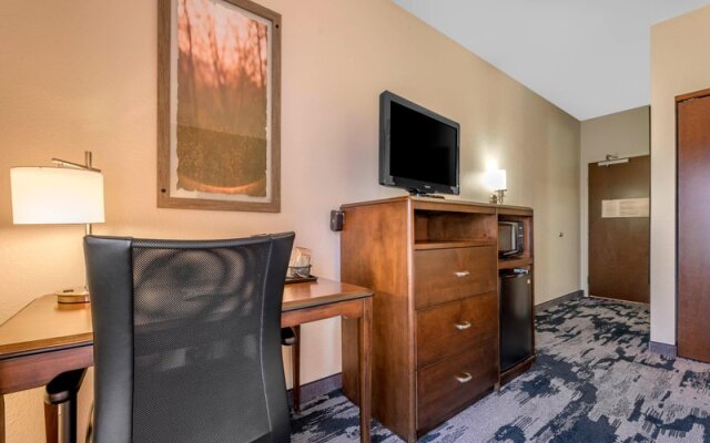 Fairfield Inn & Suites Slippery Rock