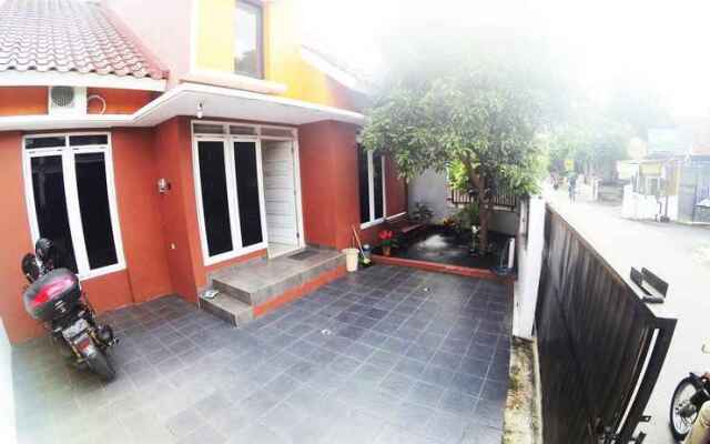 Minggiran Street Homestay jogja