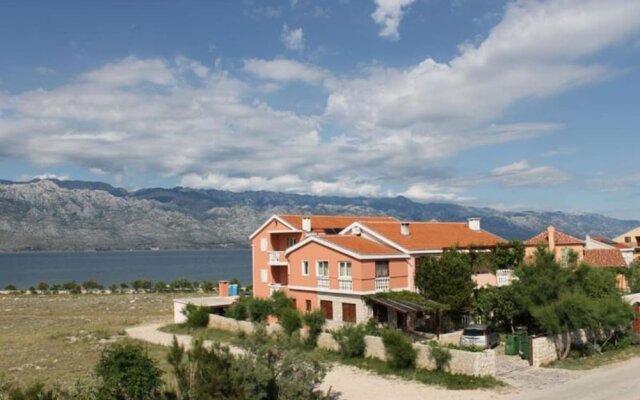Villa ata Razanac - Apartment With sea View