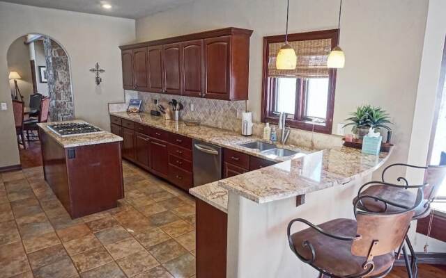 2095 Vermont Rd W - 5 Br Home