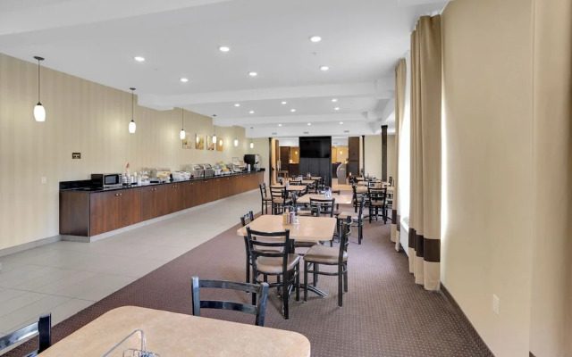 Duvernay Inn & Suites