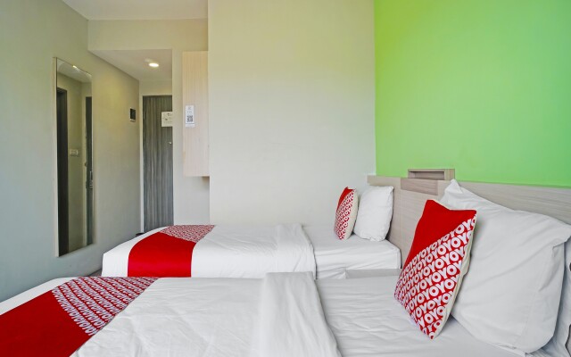 Collection O 91373 M Hotel