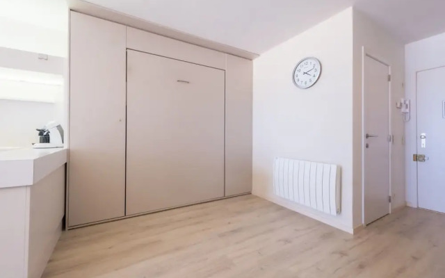 Studio on 4th Floor for Family