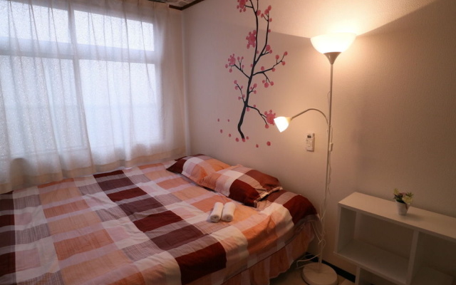 Ume Guest House – Guest Rooms – Osaka