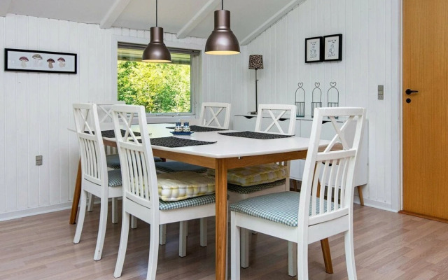 6 Person Holiday Home in Oksbøl