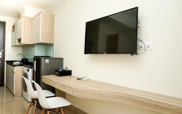 Comfort and Clean Studio Menteng Park Apartment