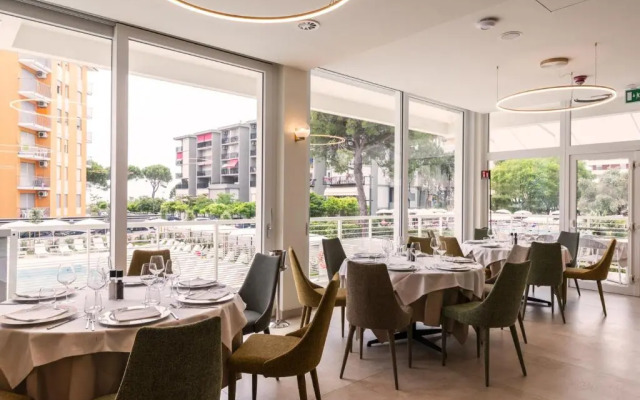 Life Hotel 4 Superior