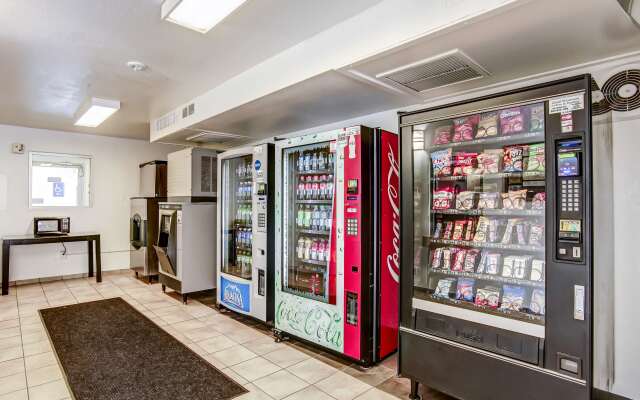 Motel 6 Grants Pass, OR