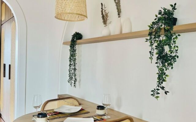 iRest Orange Tay Ho Lakeside Apartment