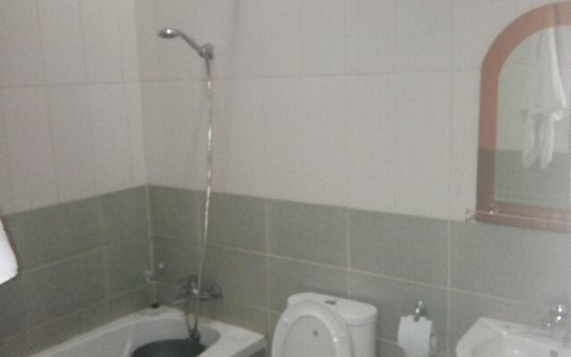 Orchid Suite & Apartment