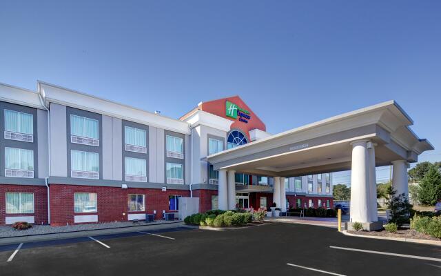 Holiday Inn Express Hotel & Suites Emporia, an IHG Hotel