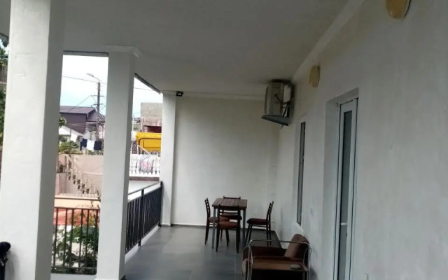 Ninoshvili Street Apartment