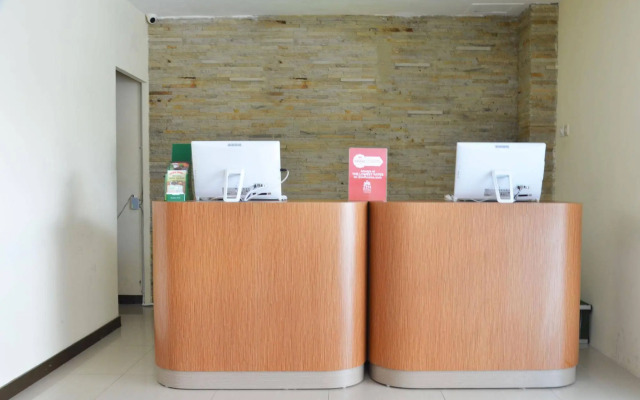 ZEN Rooms Raya Rungkut