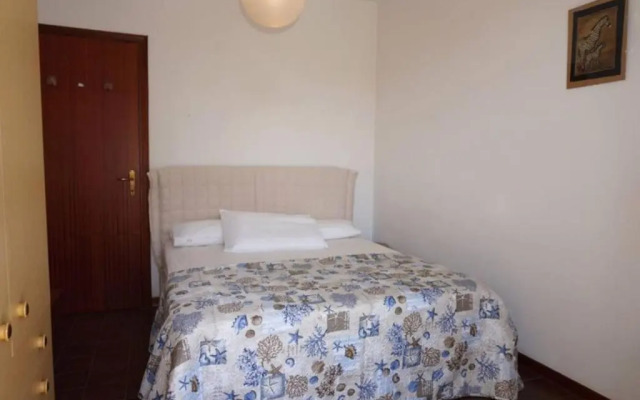 Flat a few Steps From the Beach