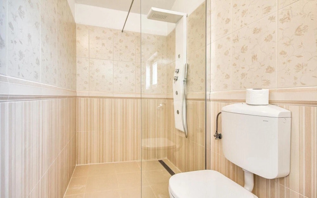 Stunning Home in Valtura With Jacuzzi, Wifi and 4 Bedrooms