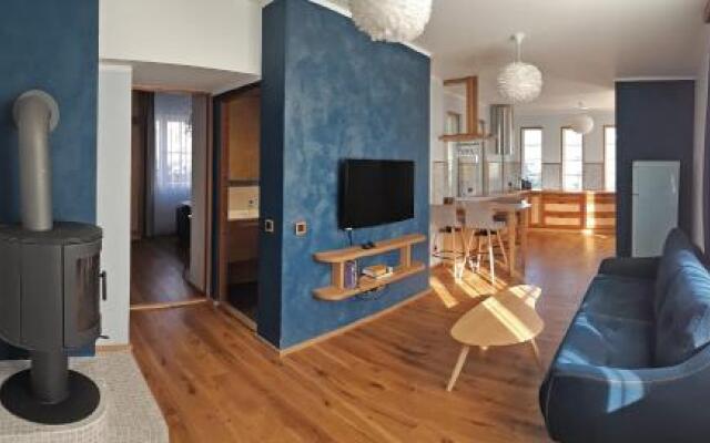 "Winter" Apartment