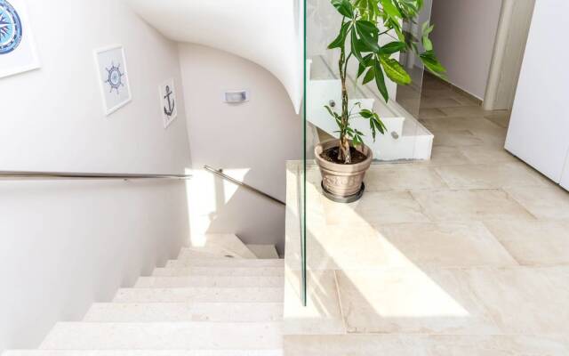 Apartments Maestral