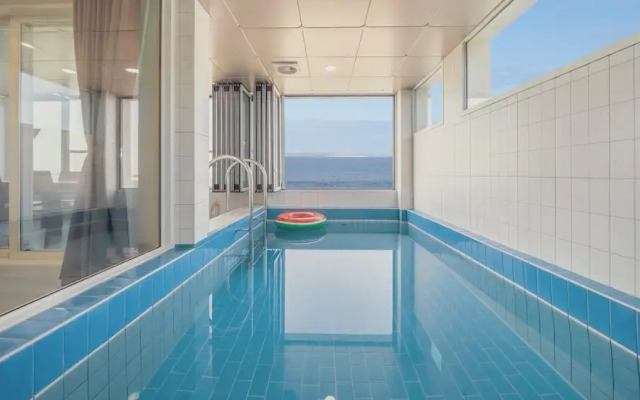 Pohang Etoile Poolvilla