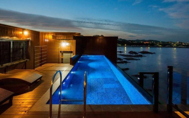 Pohang Mersong Pool And Spa