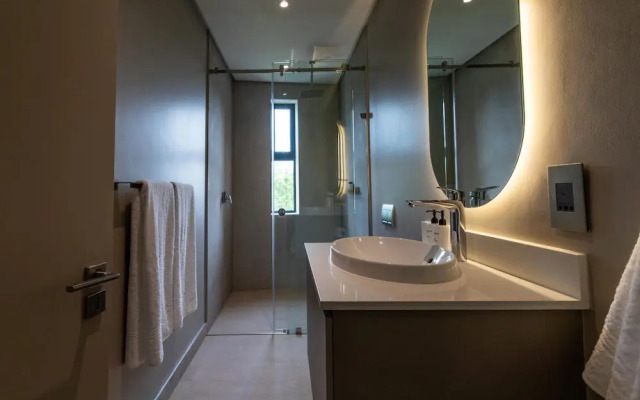 Incredible Camps Bay Escape w Pool Solange Villa