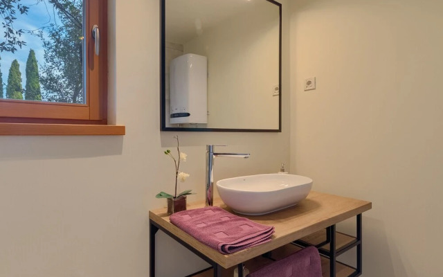 "holiday House in Pula,30 m From the Sea"
