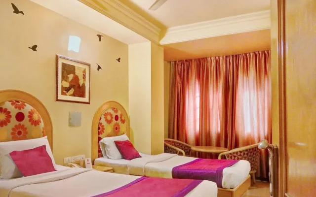 Capital O 333 Hotel Crystal Homes