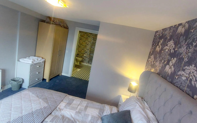 The Mews suitable for a couple