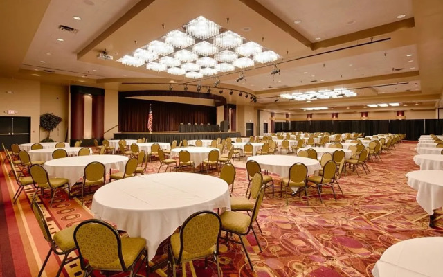 Holiday Inn Omaha Convention Center