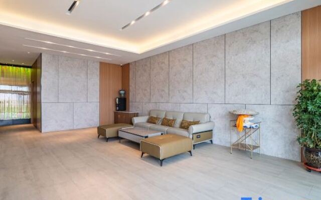 Rezen Select Hotel (Chaka Salt Lake)