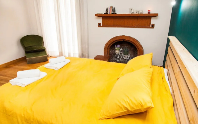 Stay in Fabulous Apartment in Athens