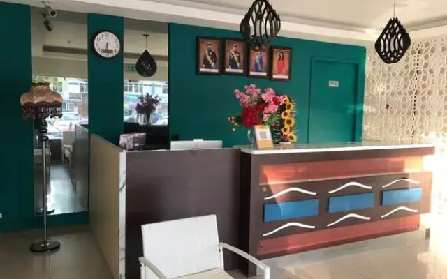 OYO 90487 K Threegod Hotel