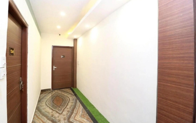 Hotel Gold By OYO Rooms