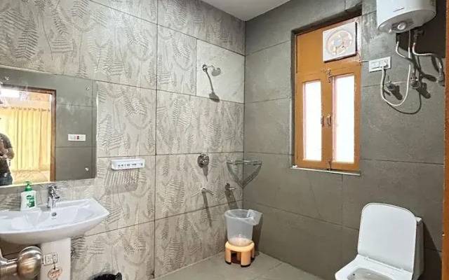 Heaven Inn Manali