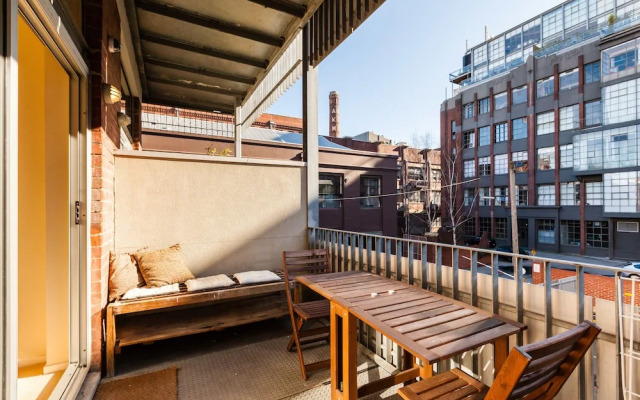 TENNYSON, Richmond Studio Apartment