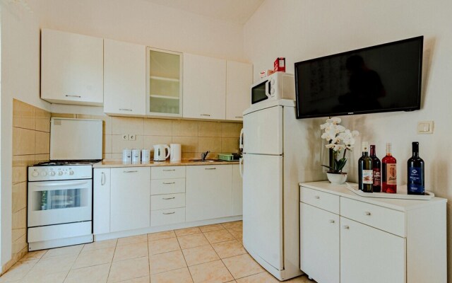 Nice Apartment in Osobljava With Wifi and 2 Bedrooms