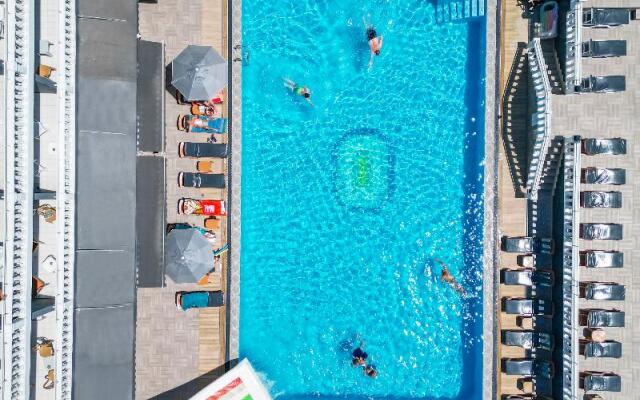 Mustis Royal Plaza Hotel