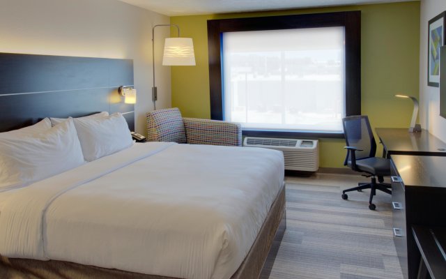 Holiday Inn Express Hotel & Suites Le Mars, an IHG Hotel