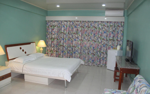 Beach Garden Manor