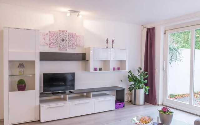 Ruhiges Und Zentral Gelegenes Apartment