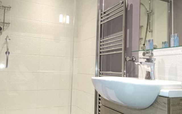 Lux Living Apartments - Florian House